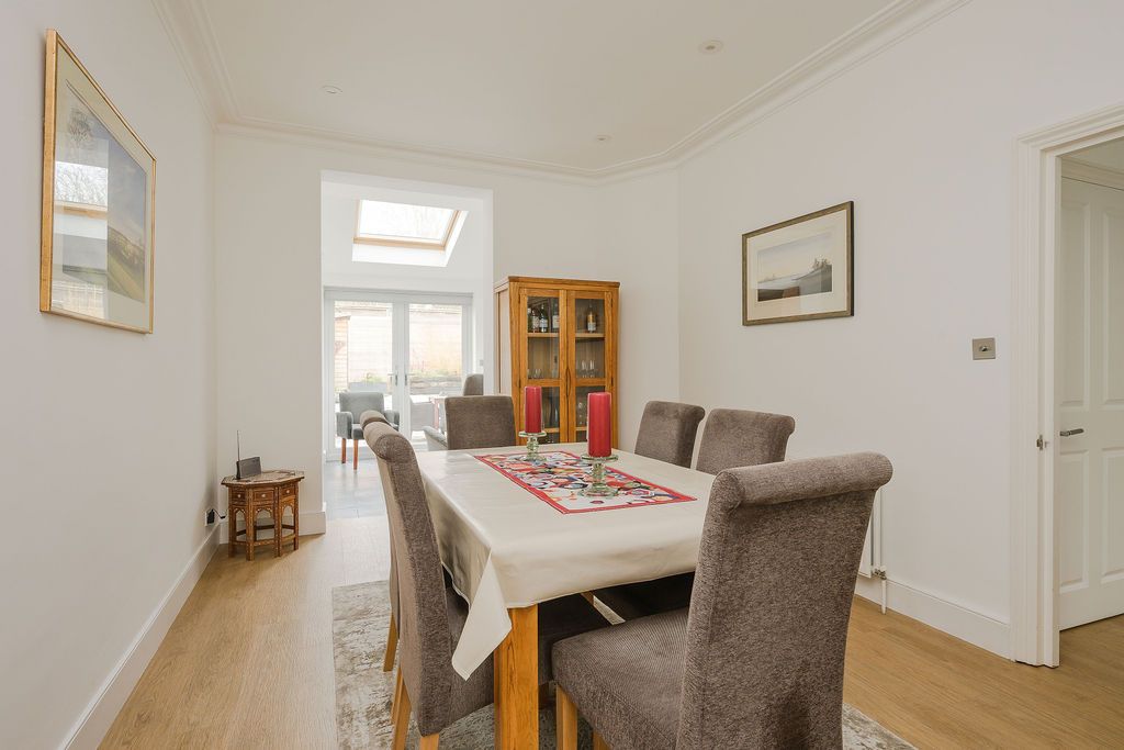 Terraced House in London 5