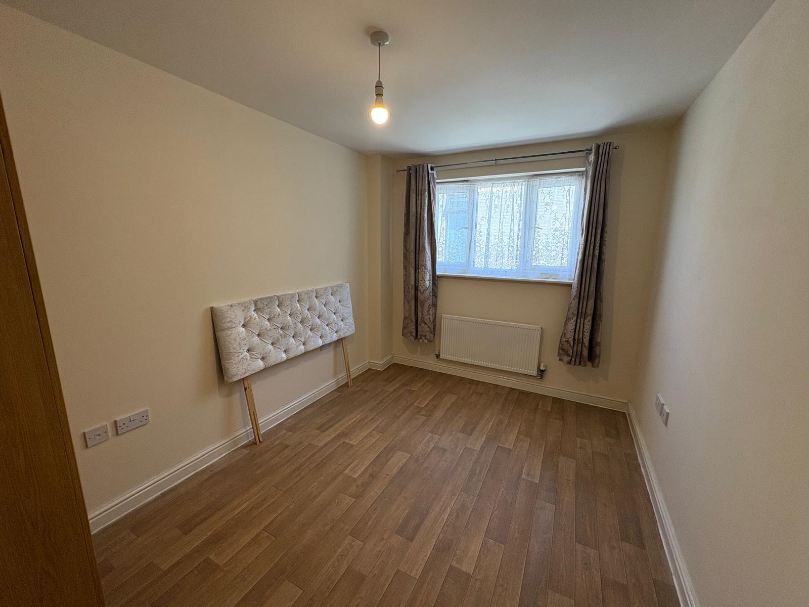 Flat in Harrow 4