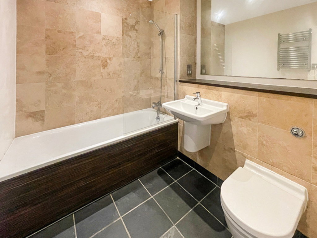 Apartment for rent in Salford Quays, Millennium Tower, 250 The Quays, Salford Quays, M50, 471 m²