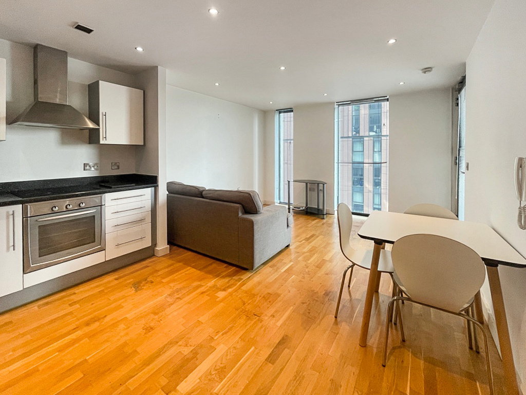 Apartment for rent in Salford Quays, Millennium Tower, 250 The Quays, Salford Quays, M50, 471 m²