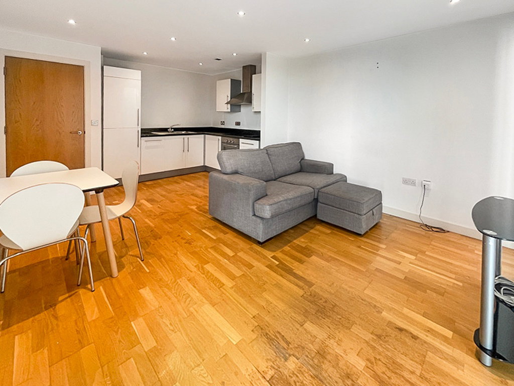 Apartment for rent in Salford Quays, Millennium Tower, 250 The Quays, Salford Quays, M50, 471 m²