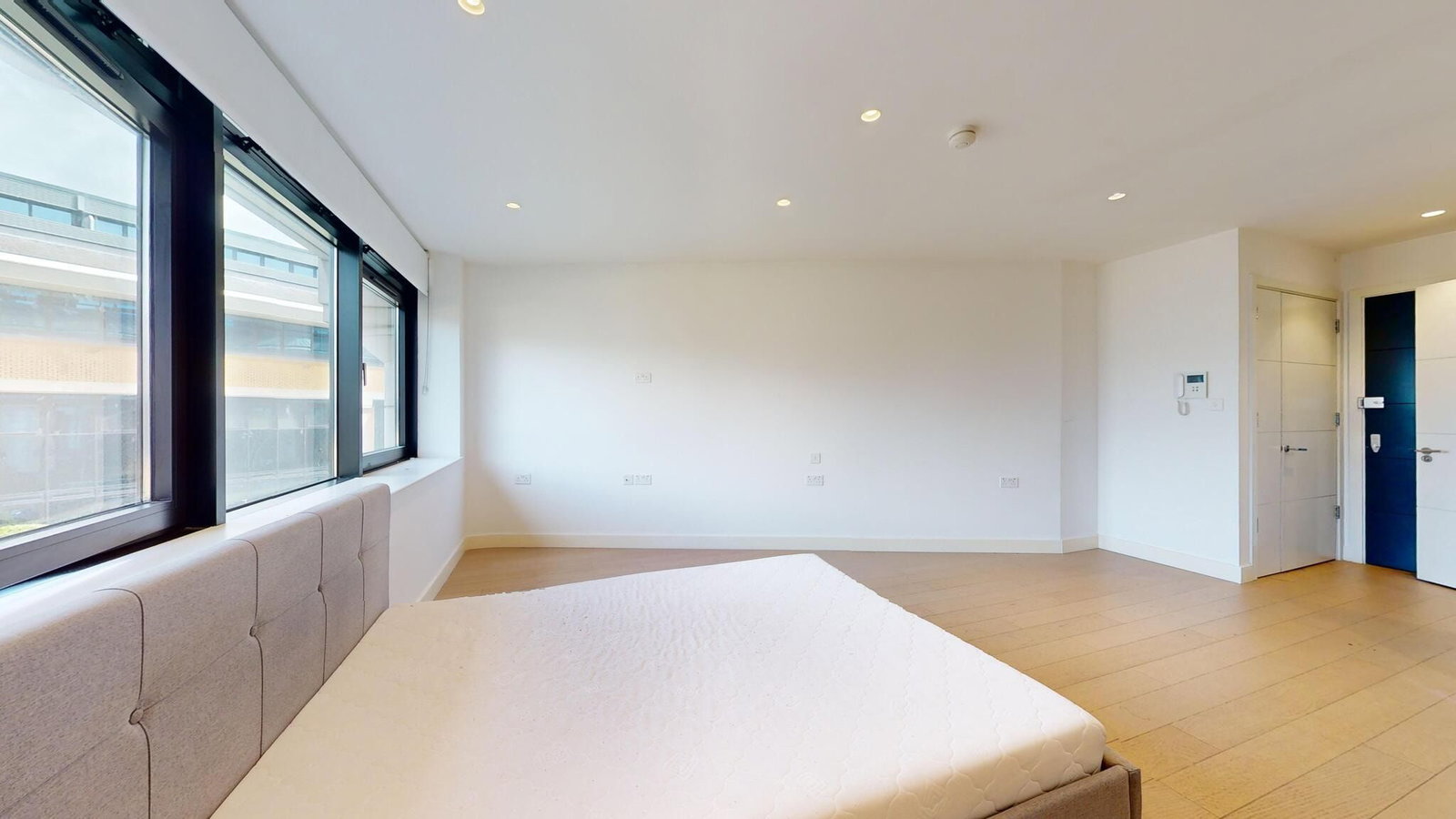 Studio in Brentford 2