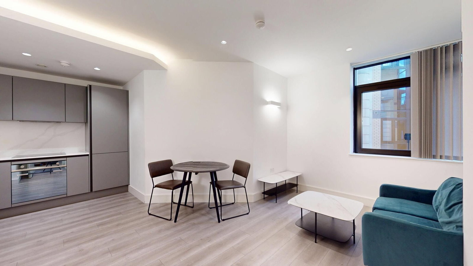 Apartment for rent in London, Akron House, New Horizons Court , Brentford, TW8, 469 m²