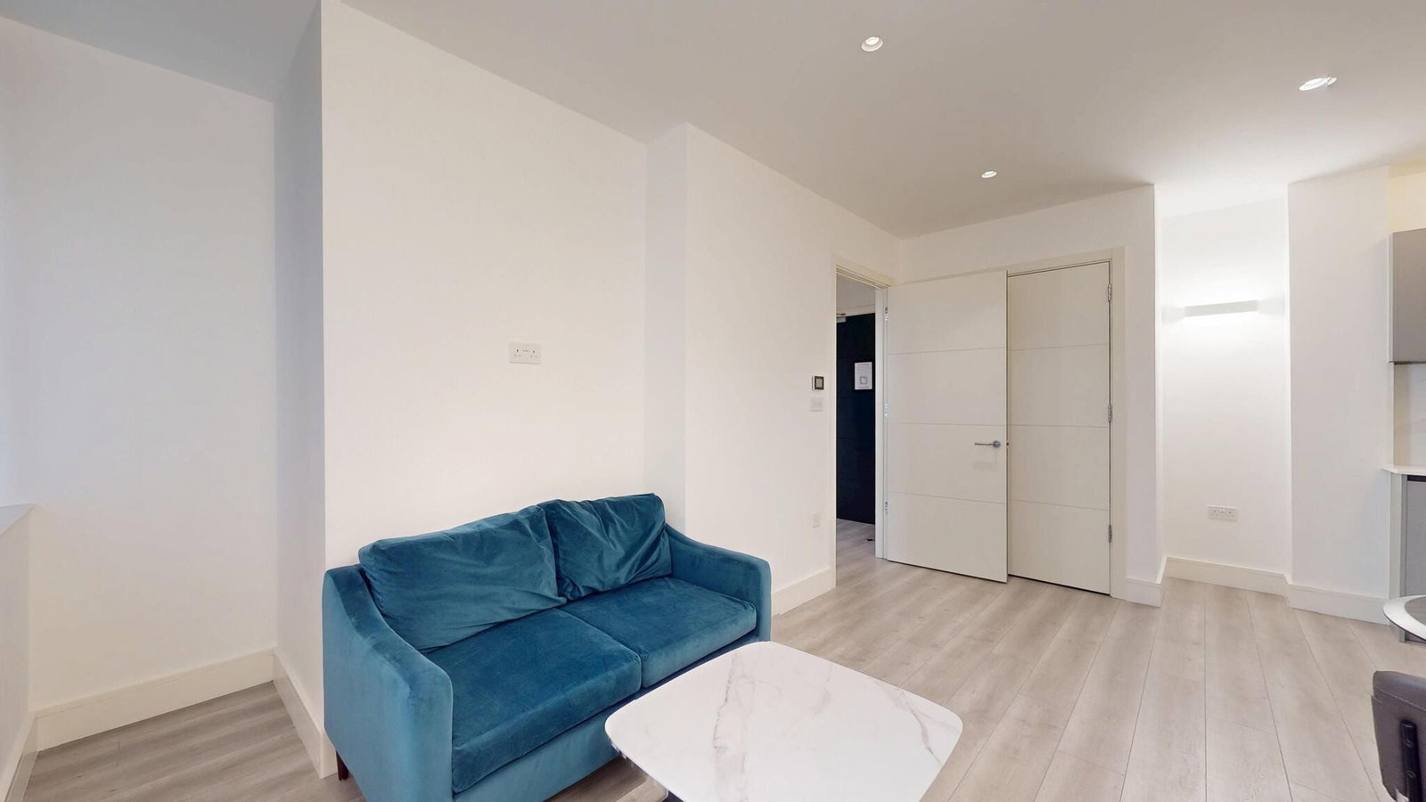 Apartment for rent in London, Akron House, New Horizons Court , Brentford, TW8, 469 m²