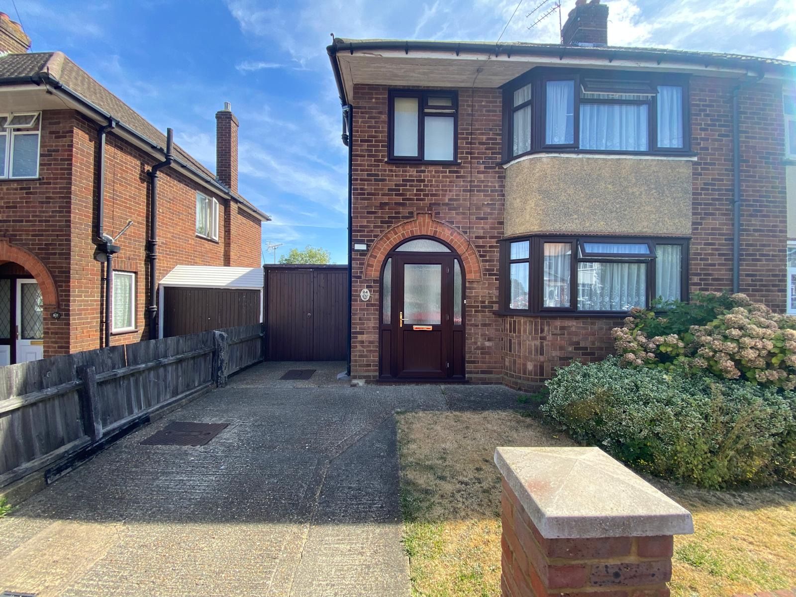 Semi Detached House for rent in Luton, Granby Road, Luton, LU4 9SZ