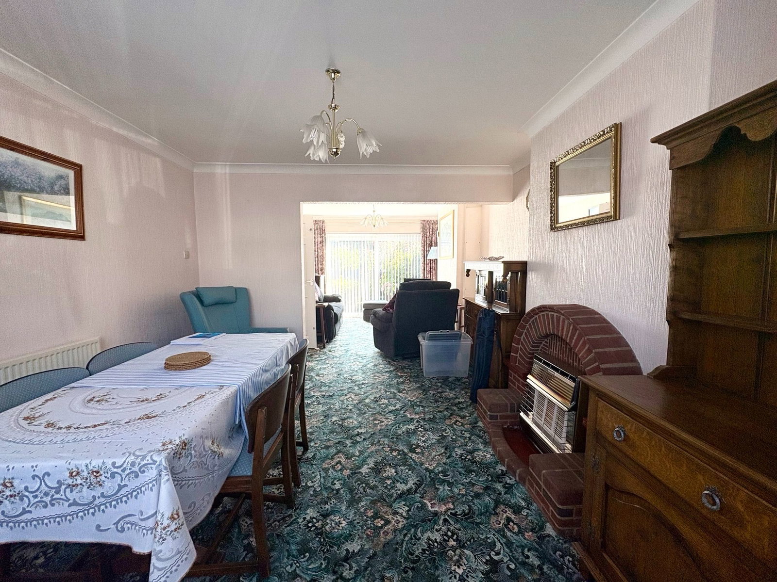 Semi Detached House in Luton 2