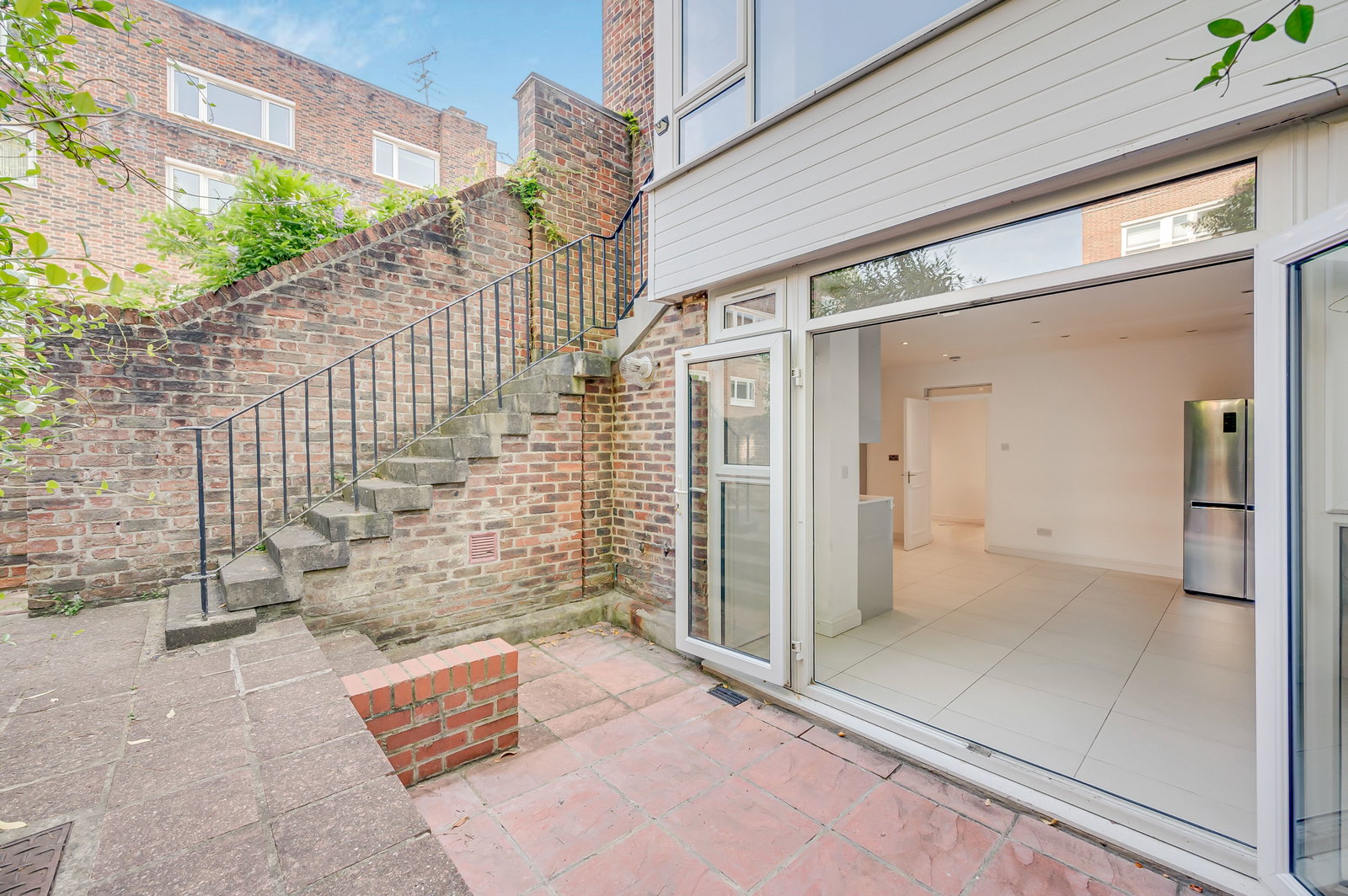 End Of Terrace House in London 5