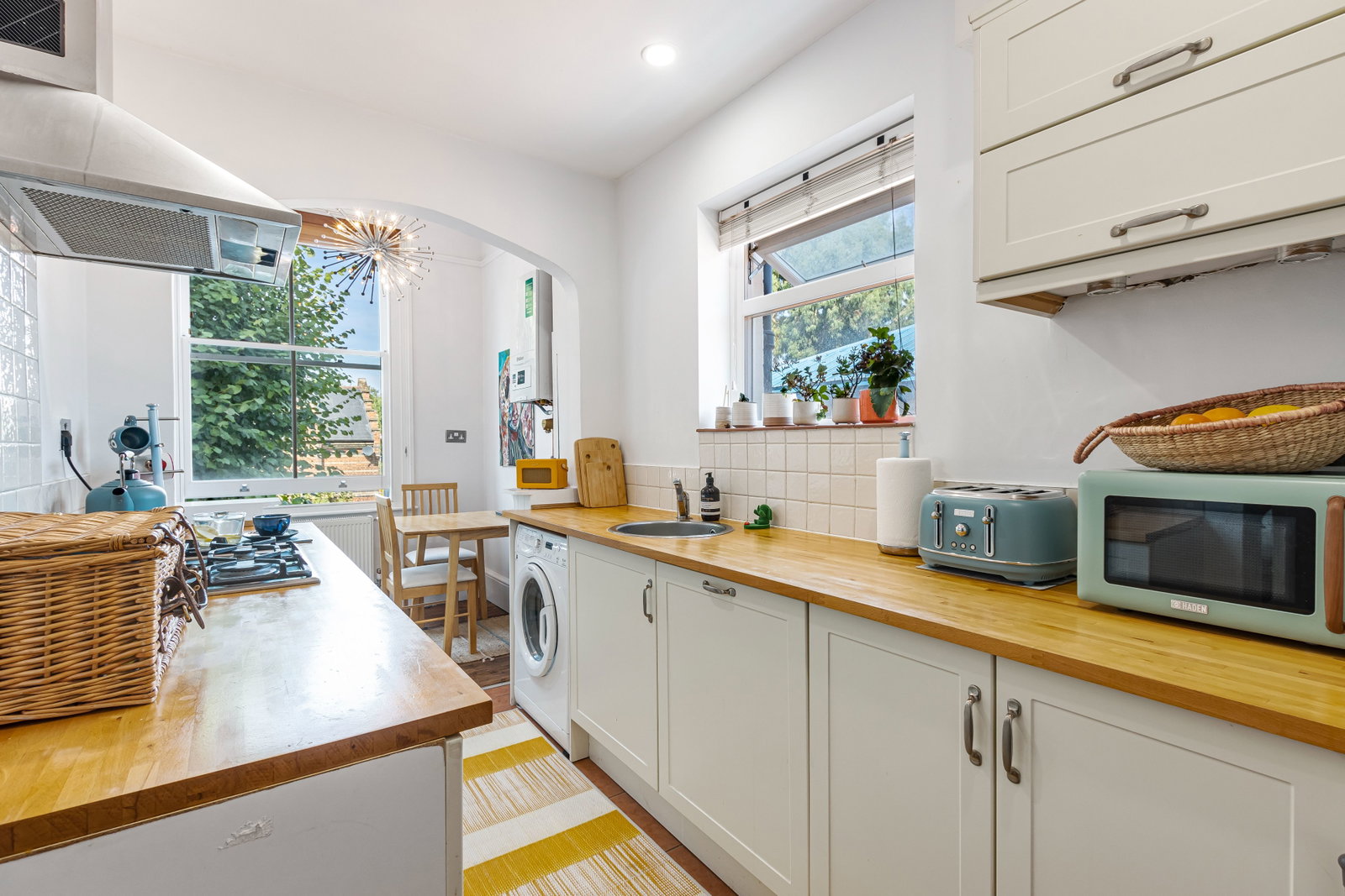 Flat for rent in London, Burston Road, Putney, London, SW15, 663 m²