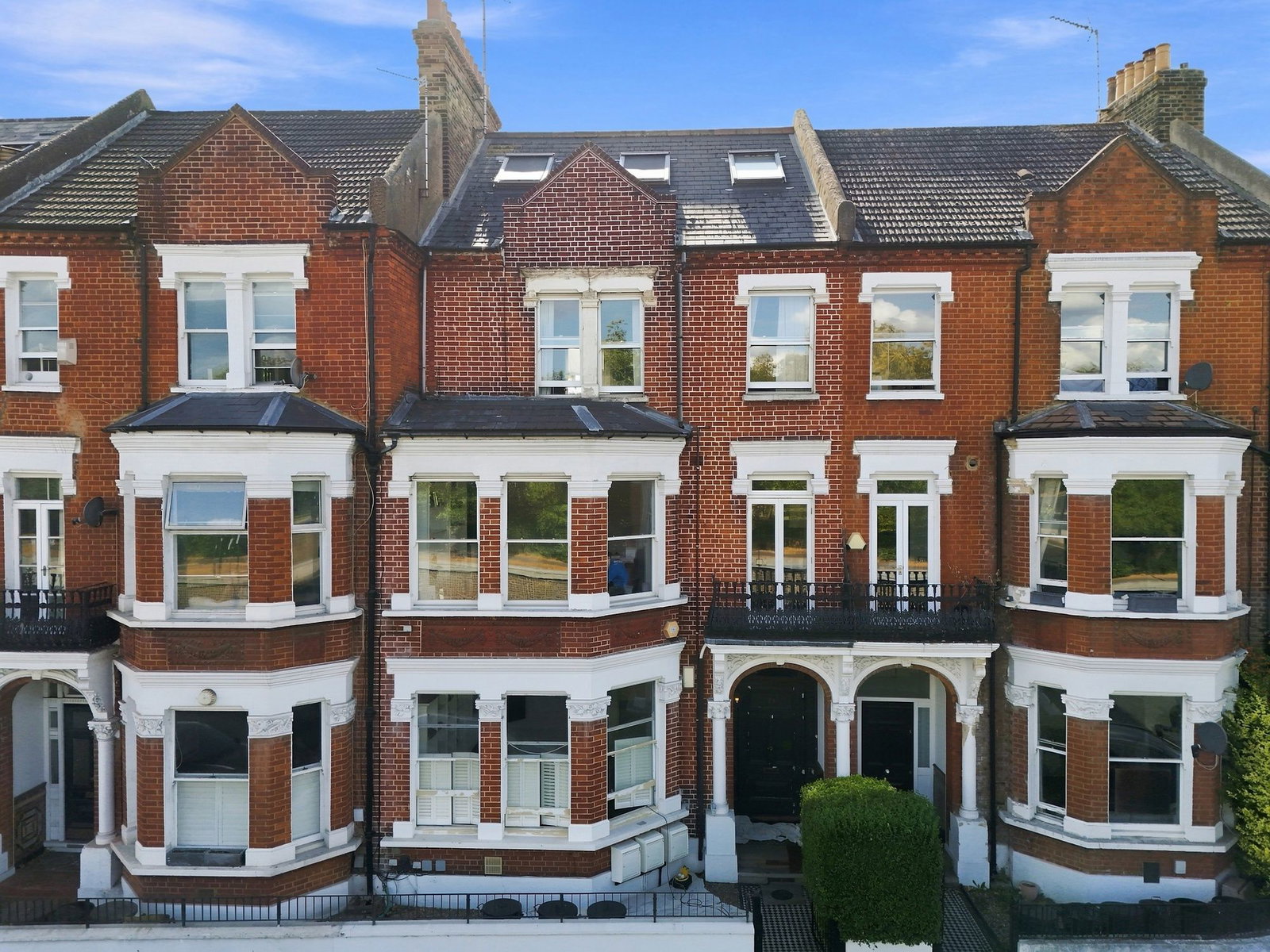 Flat for rent in London, Wandsworth Common West Side, SW18, 787 m²