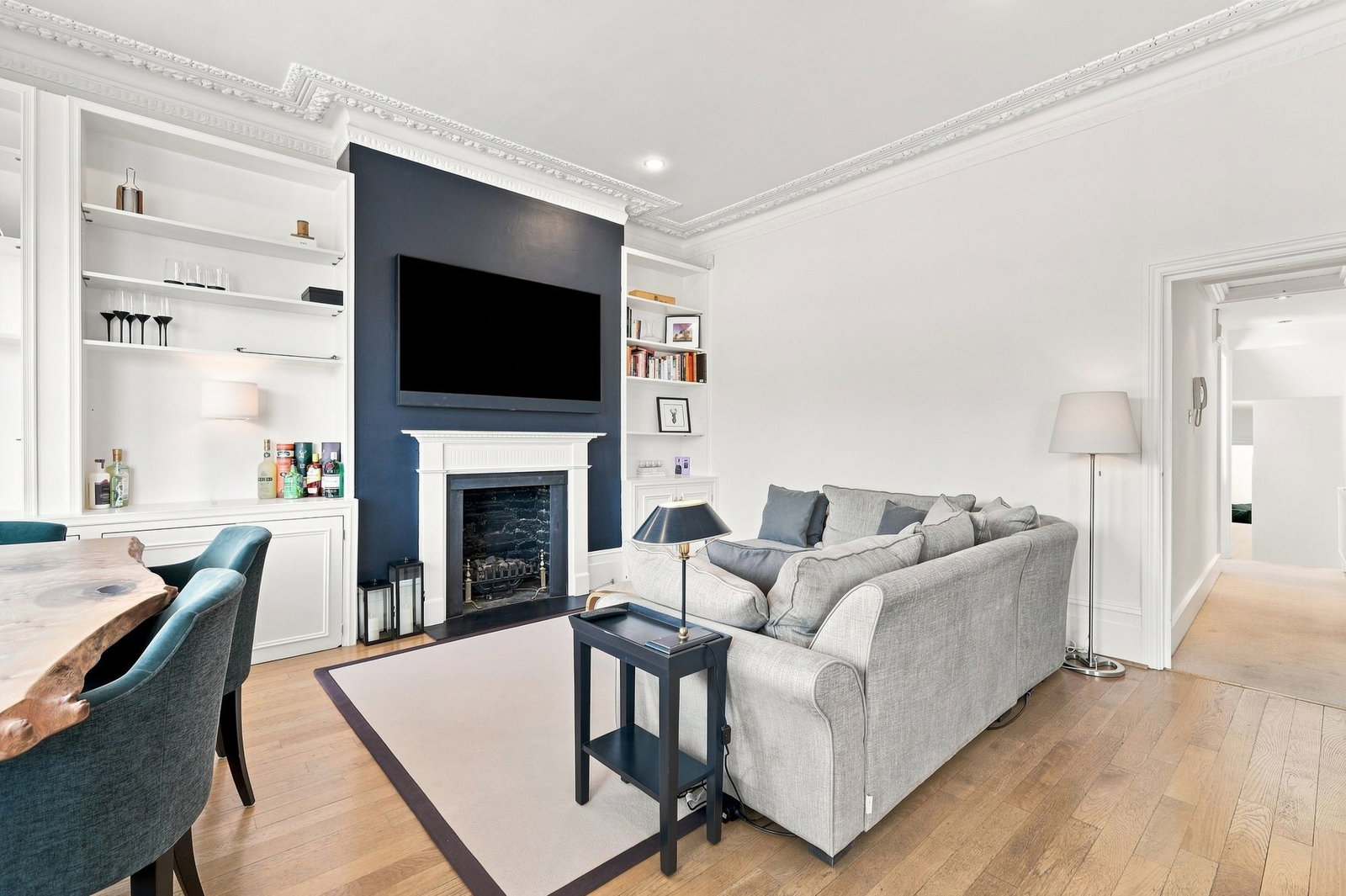 Flat for rent in London, Wandsworth Common West Side, SW18, 787 m²