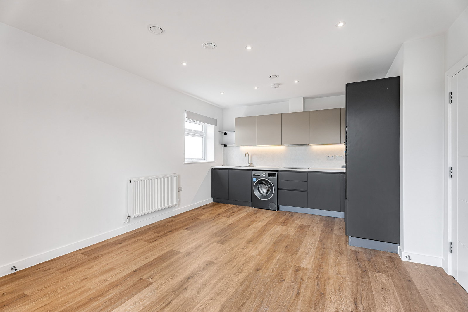 Flat for rent in London, Montague Road, London, SW19, 419 m²
