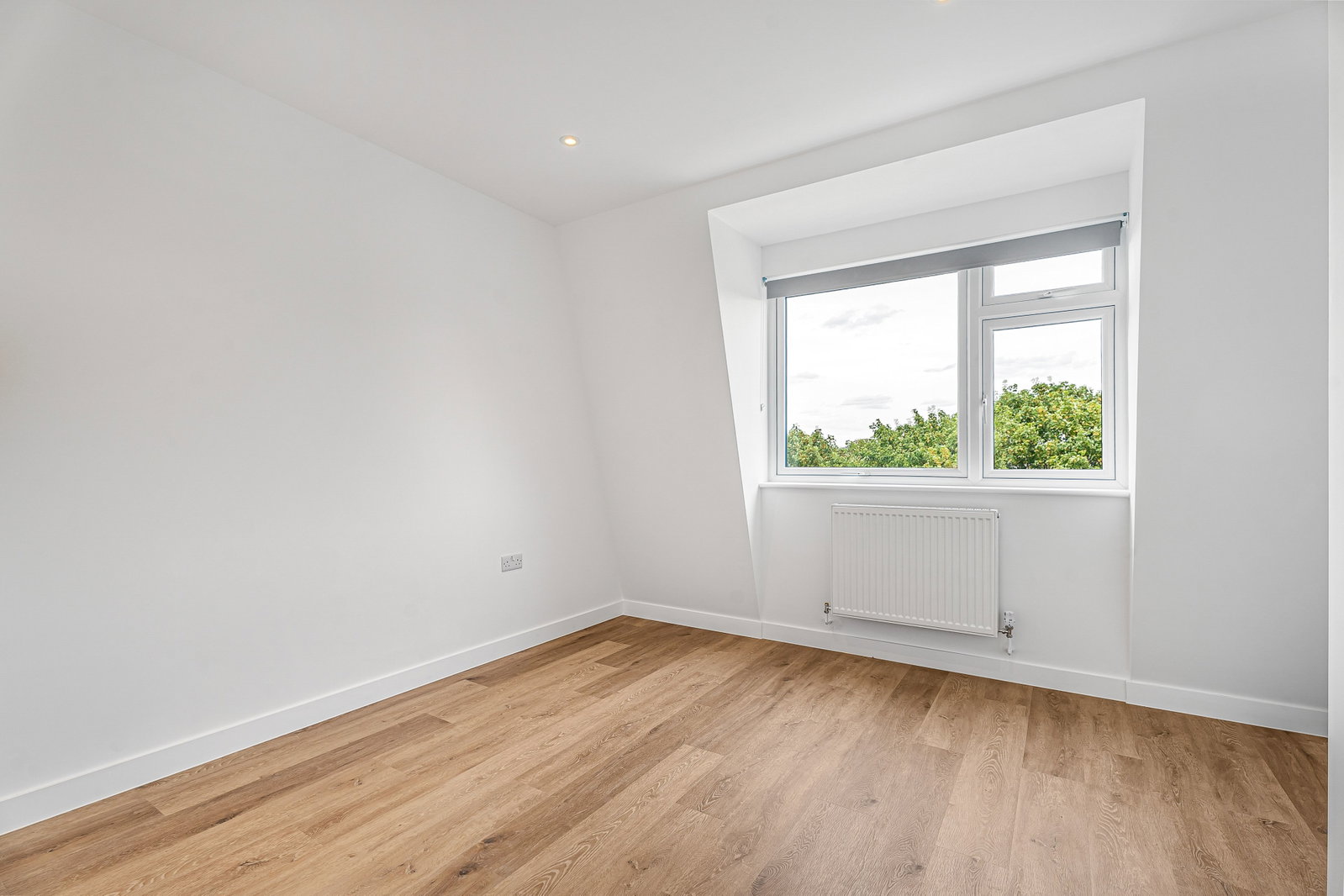 Flat for rent in London, Montague Road, London, SW19, 419 m²