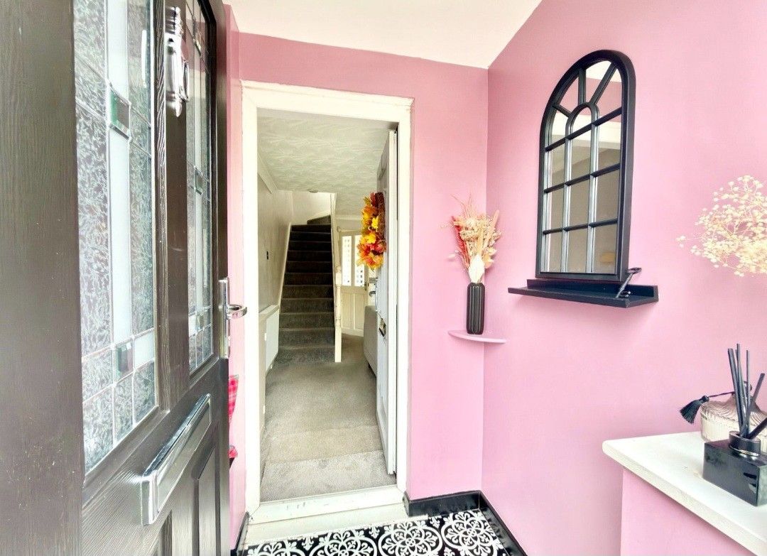 Semi Detached House for rent in Stockport, Dunnock Close, Stockport, SK2 5XD