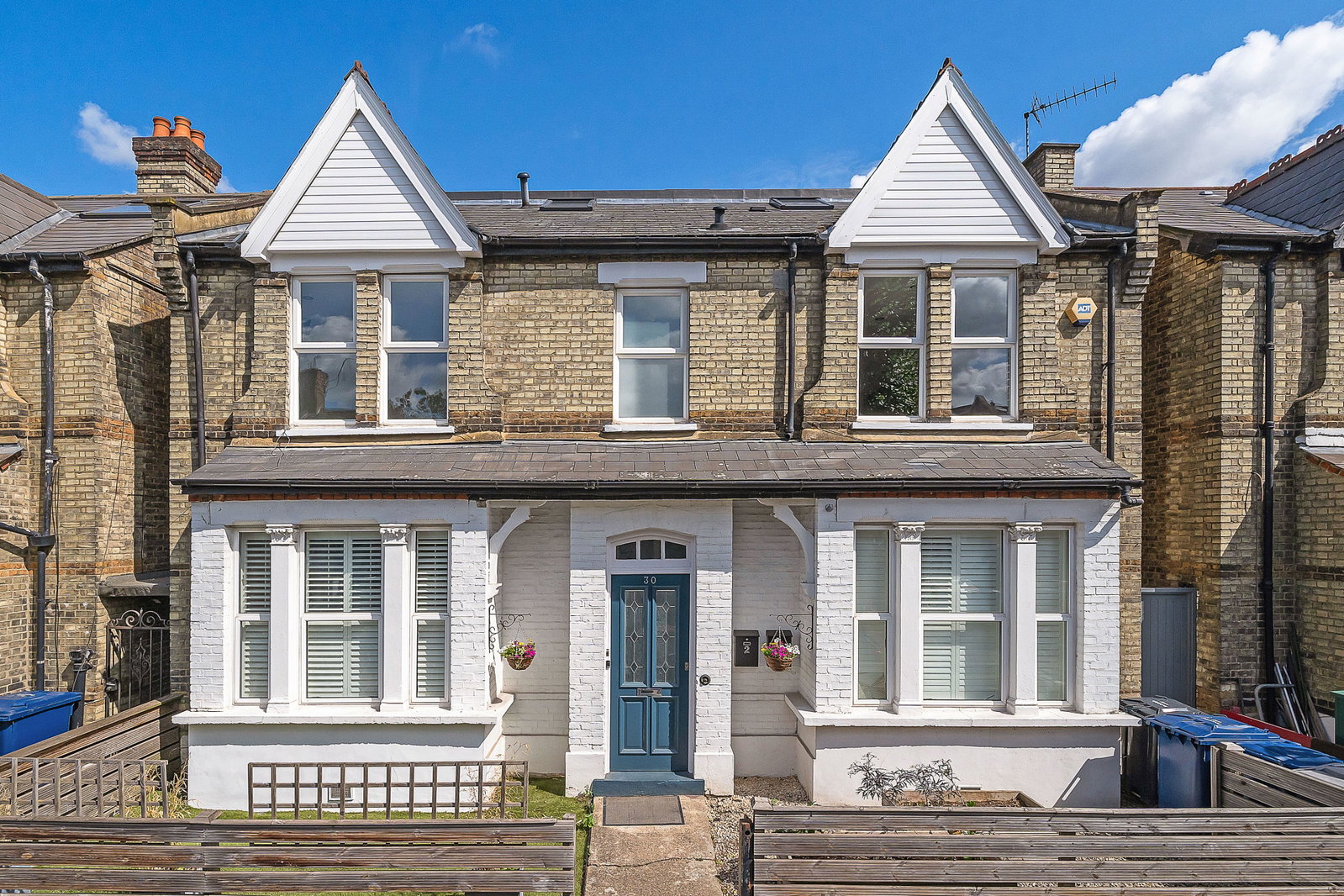 Flat for rent in London, Hastings Road, West Ealing, W13, 718 m²