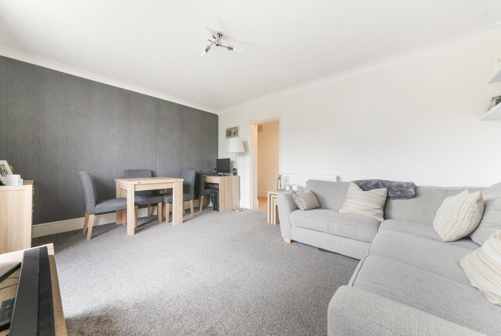 Apartment in Tadworth