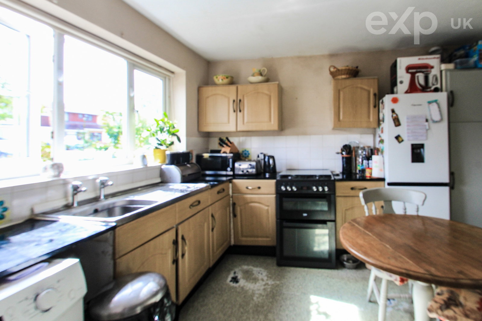 Semi Detached House for sale in Sevenoaks, Sherbourne Close, West Kingsdown, TN15