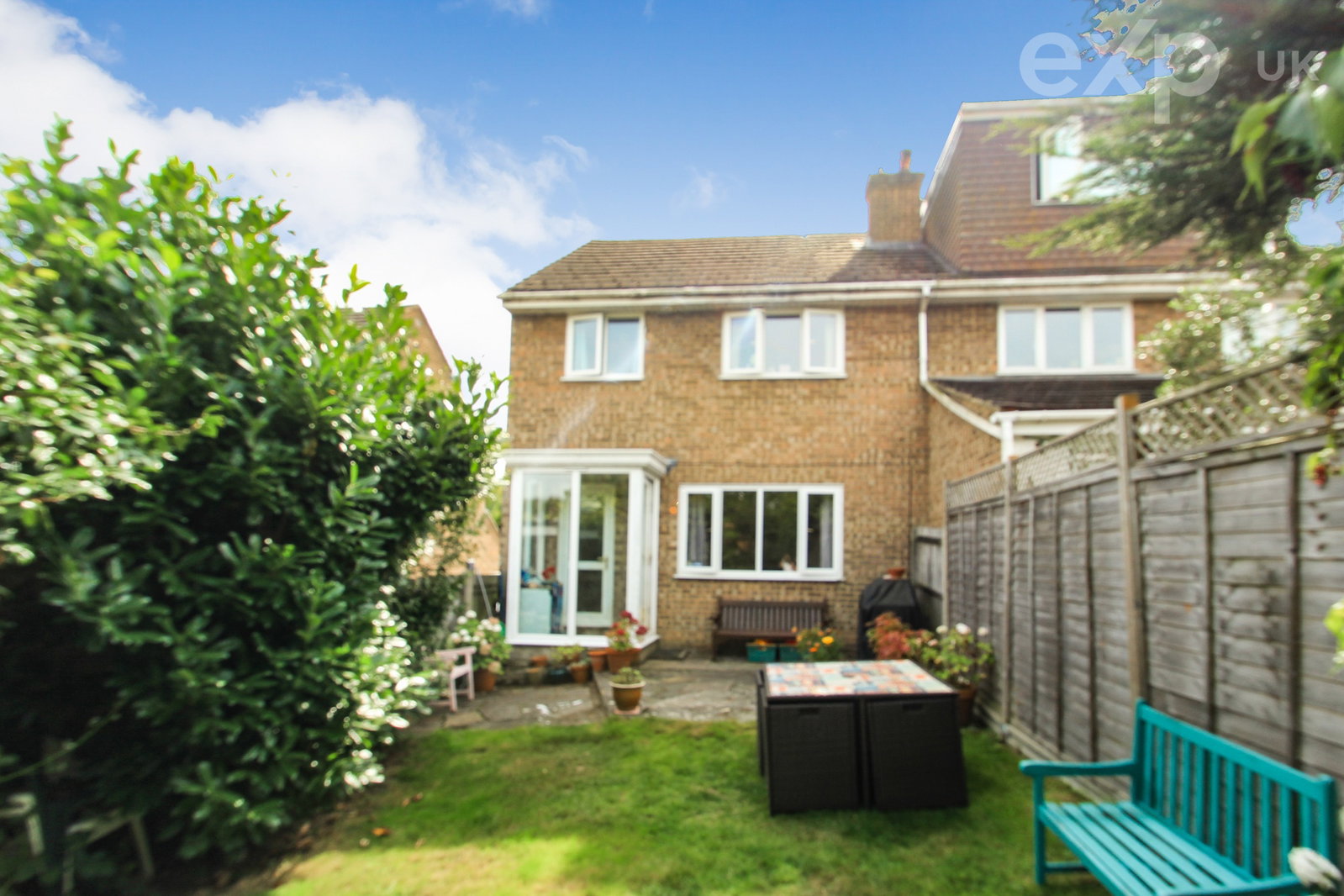Semi Detached House for sale in Sevenoaks, Sherbourne Close, West Kingsdown, TN15