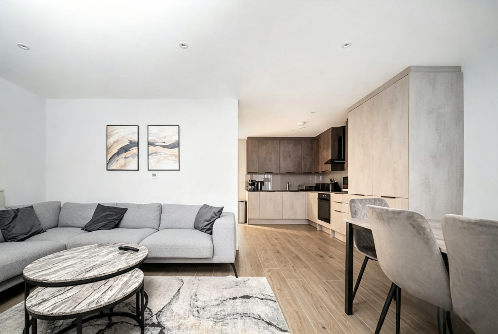 Apartment for rent in London, The Hyde, London, Greater London, NW9 6GD, 990 m²