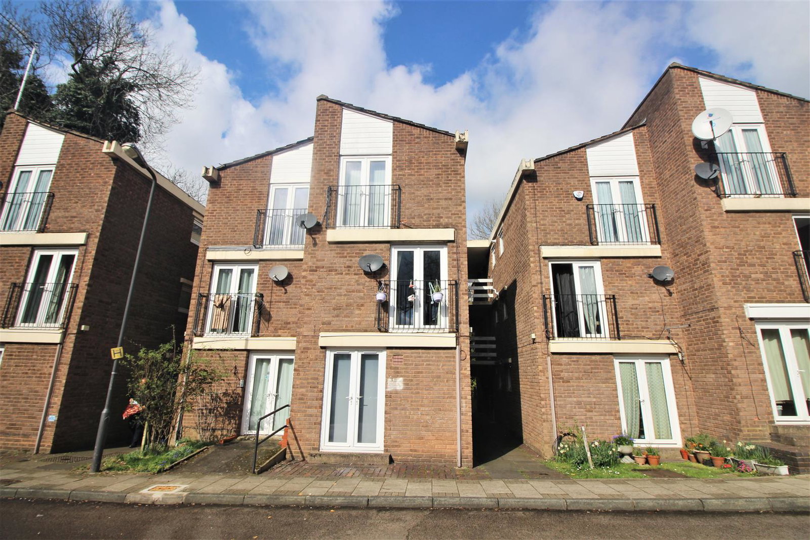 Flat for rent in Edgware, Stonegrove Gardens, Edgware, HA8 7TE