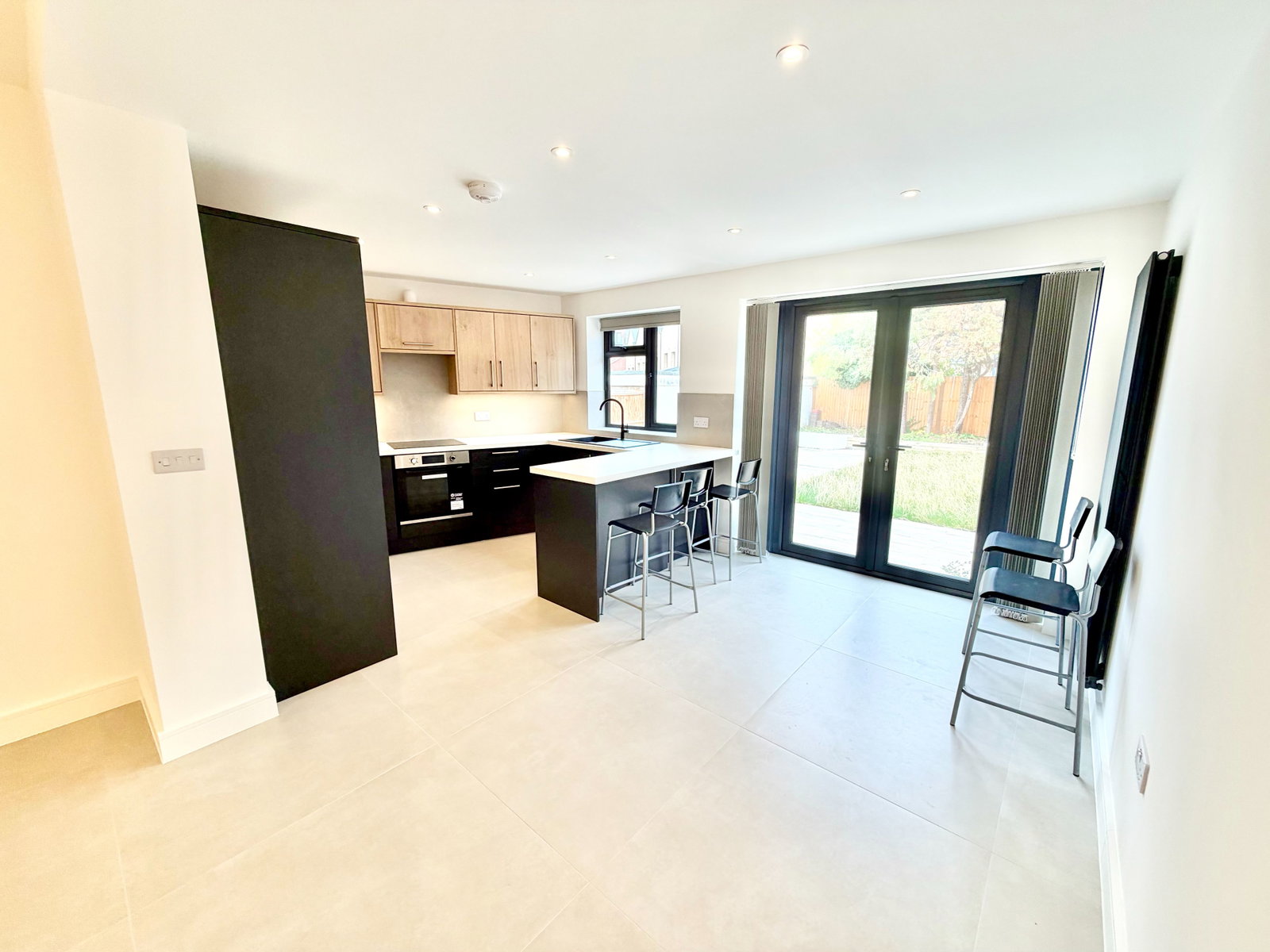 Semi Detached House for sale in London, Cool Oak Lane, Kingsbury, London, NW9 7BJ