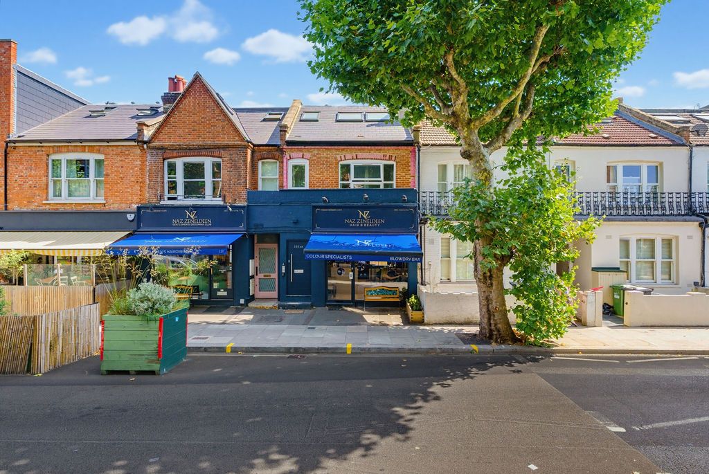Flat for rent in London, Wandsworth Bridge Road, Fulham, SW6, 470 m²