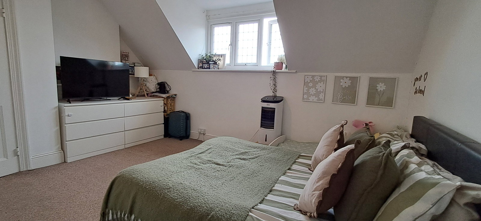Flat for rent in Bushey, High Street, Bushey, WD23 1BD