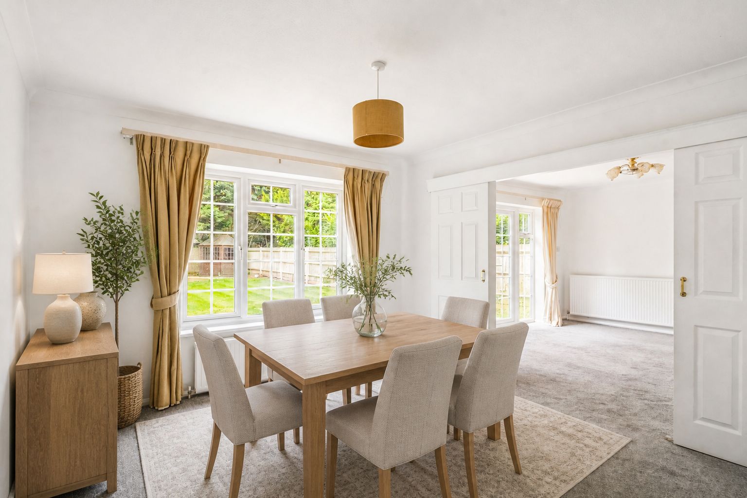 Detached House for rent in Cobham, Pine Walk, Cobham, KT11, 3208 m²