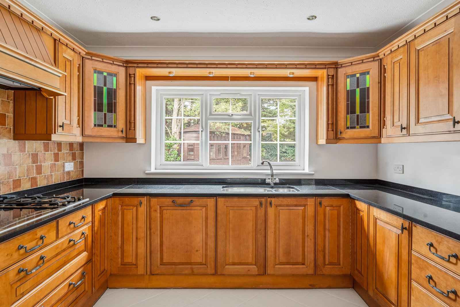 Detached House for rent in Cobham, Pine Walk, Cobham, KT11, 3208 m²
