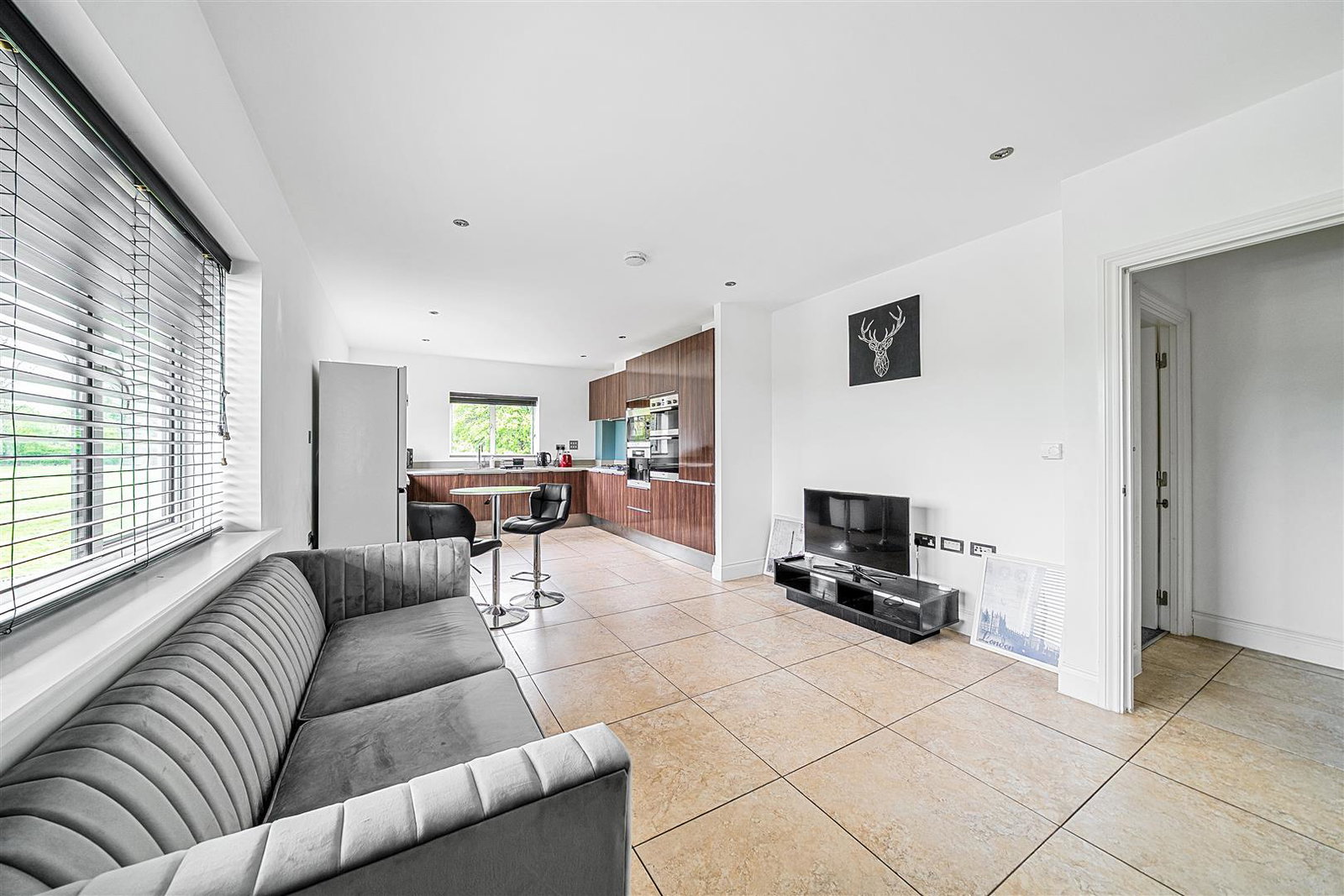 Apartment for rent in Bushey, Royal Connaught Drive, Bushey, WD23 2RA