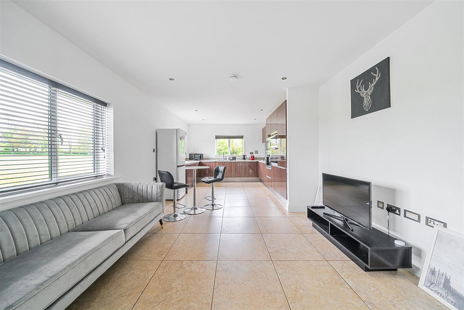 Apartment for rent in Bushey, Royal Connaught Drive, Bushey, WD23 2RA