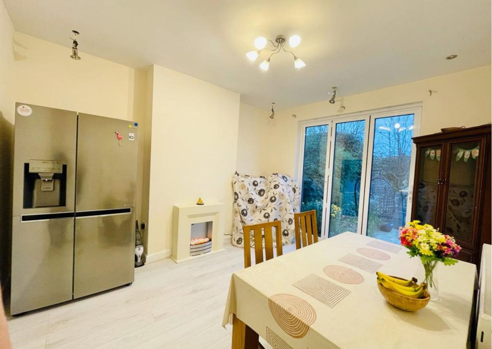 Semi Detached House in Borehamwood