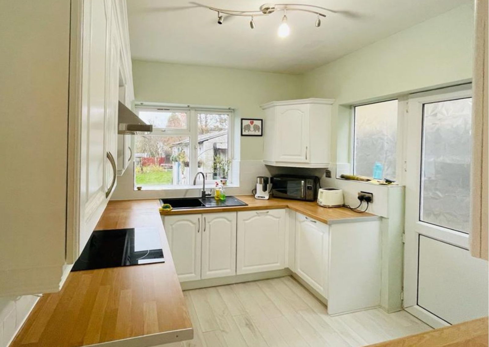 Semi Detached House in Borehamwood