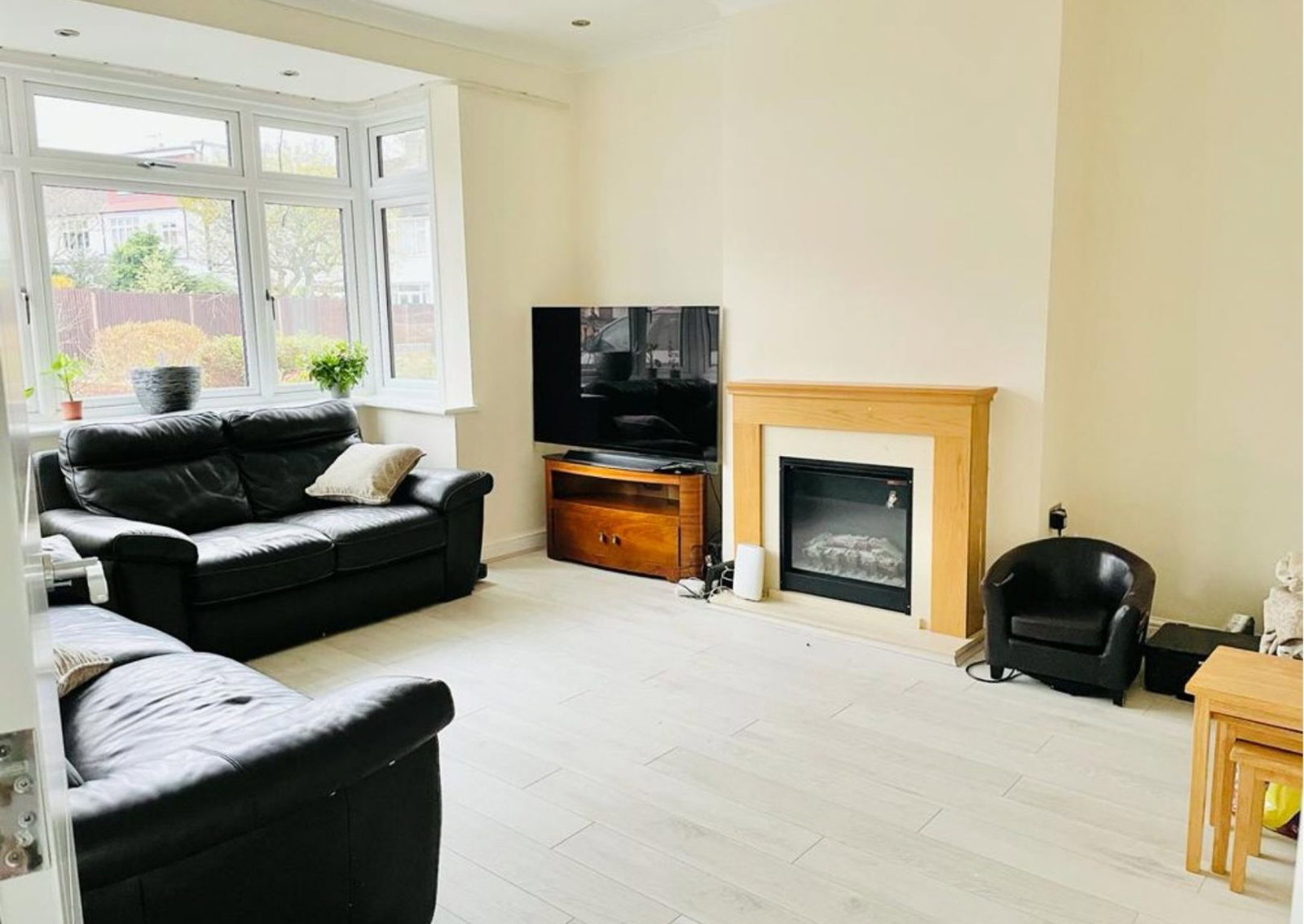 Semi Detached House in Borehamwood