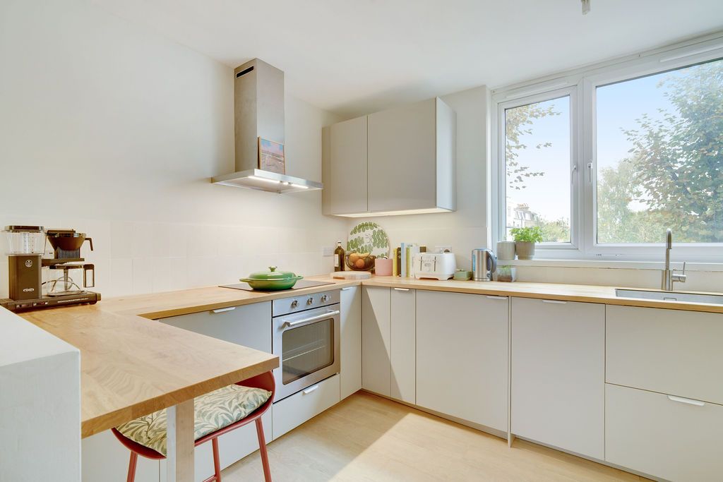 Flat for rent in London, Harfield Gardens, Camberwell, SE5, 542 m²