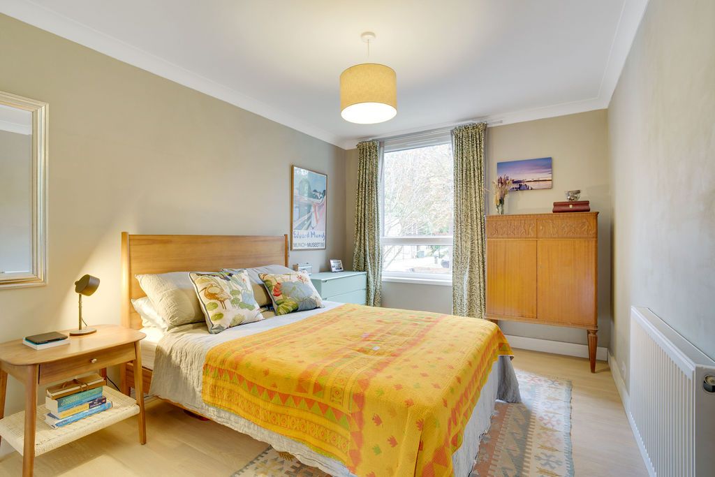 Flat for rent in London, Harfield Gardens, Camberwell, SE5, 542 m²