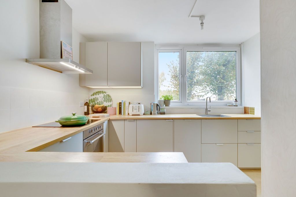 Flat for rent in London, Harfield Gardens, Camberwell, SE5, 542 m²