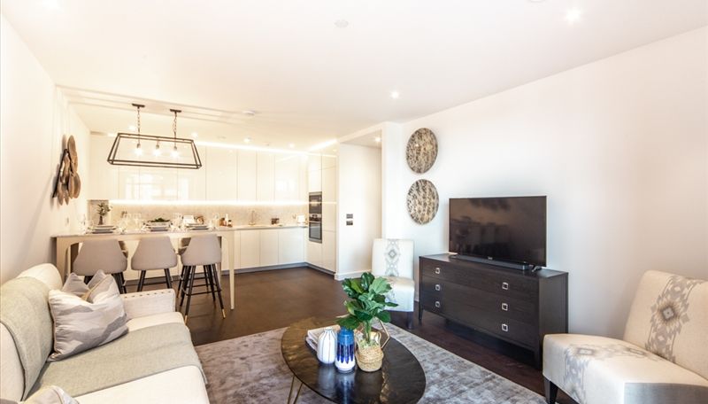 Flat for rent in London, Thornes House, Charles Clowes Walk, Nine Elms, London, SW11, 1123 m²