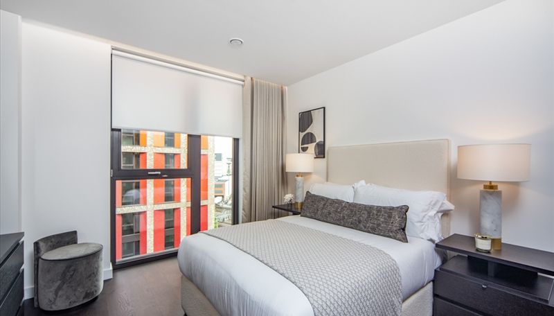 Flat for rent in London, Thornes House, Charles Clowes Walk, Nine Elms, London, SW11, 1123 m²