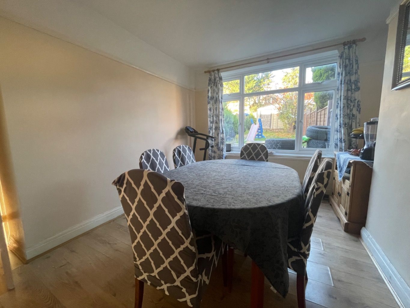 Semi Detached House for rent in Luton, Crawley Green Rd, Luton, LU2 0QL