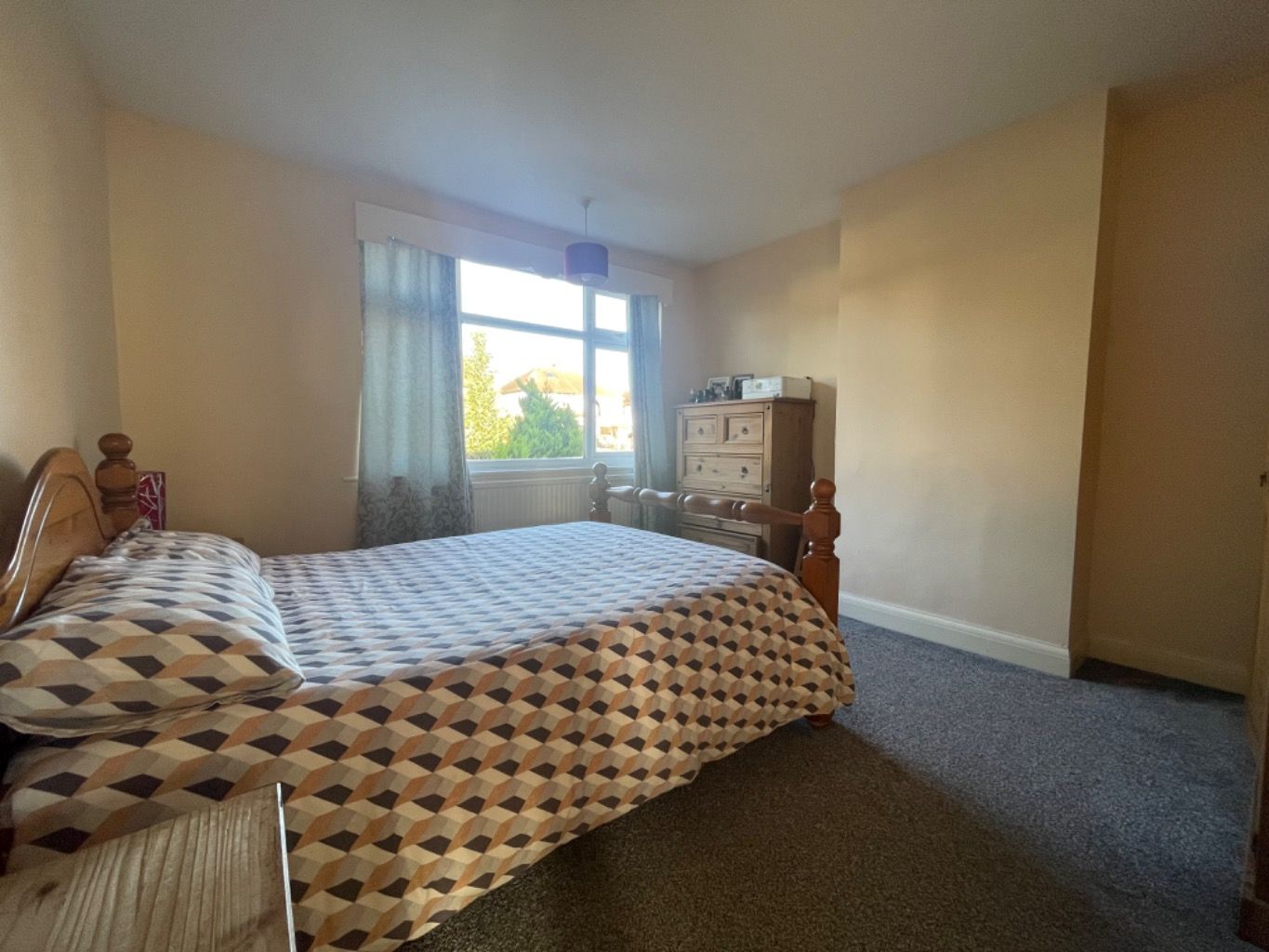 Semi Detached House for rent in Luton, Crawley Green Rd, Luton, LU2 0QL
