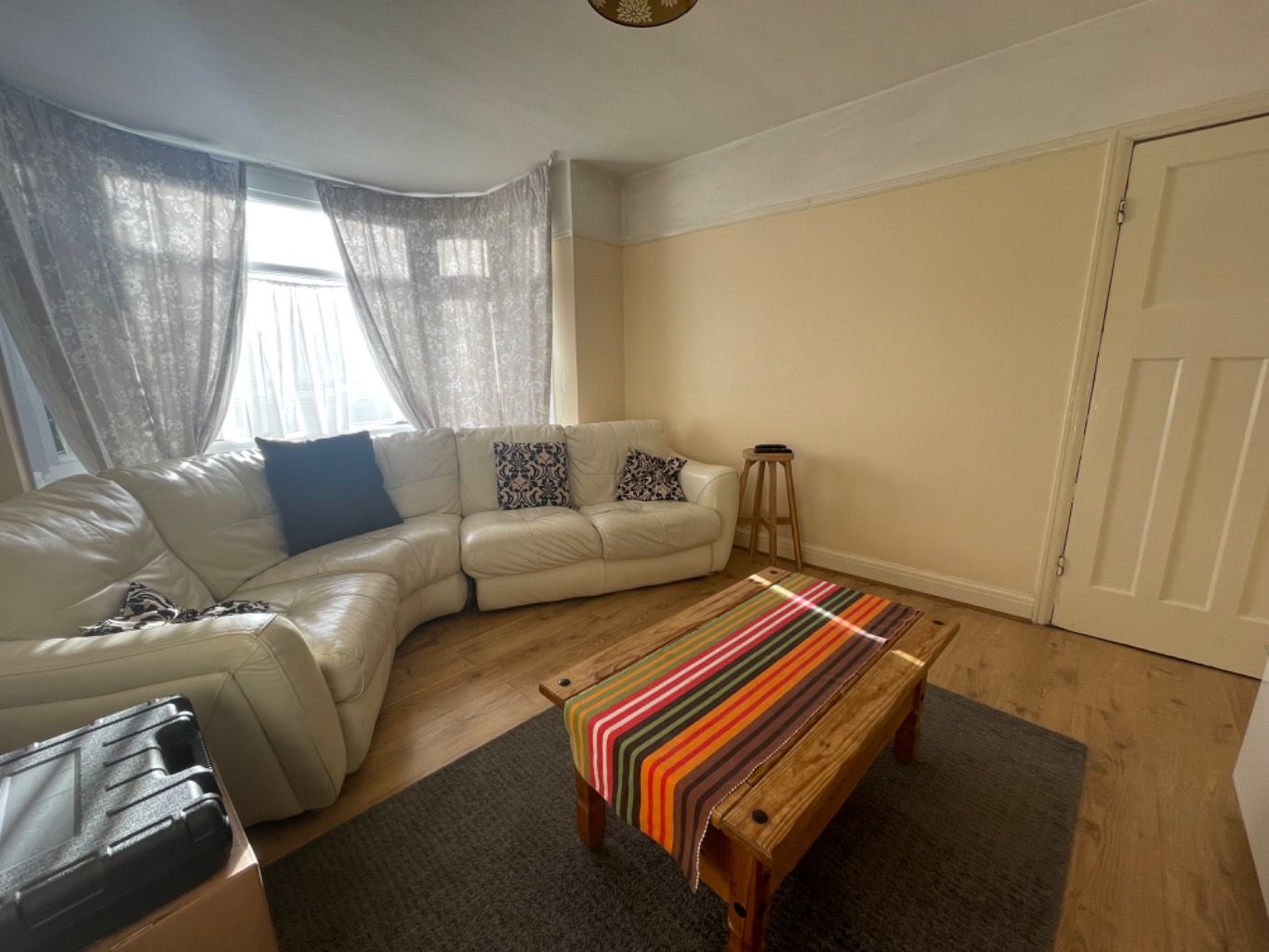 Semi Detached House for rent in Luton, Crawley Green Rd, Luton, LU2 0QL