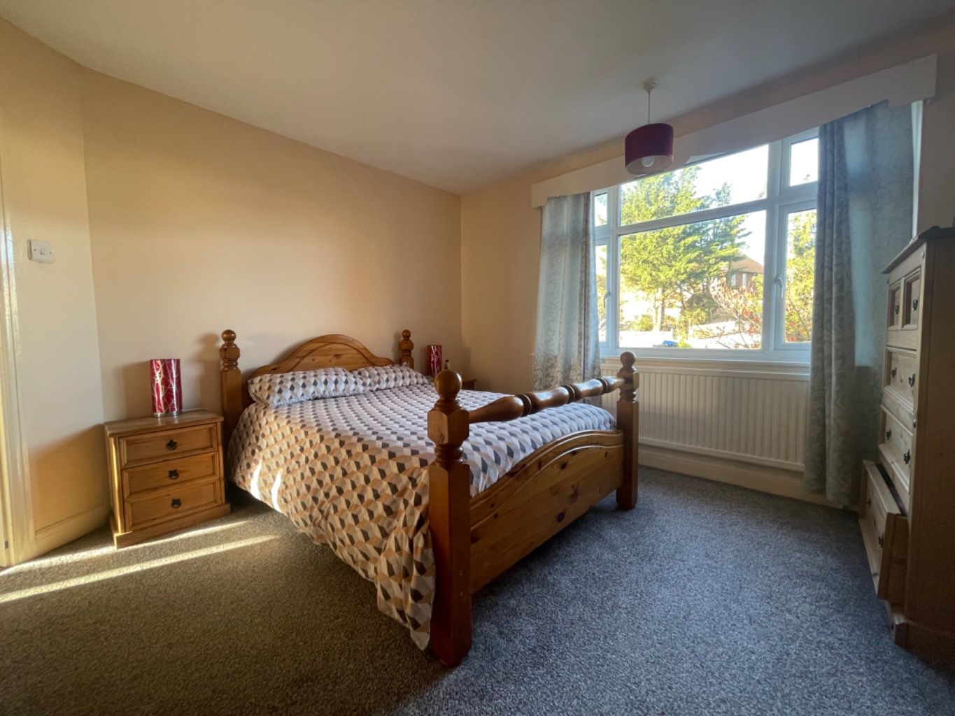 Semi Detached House for rent in Luton, Crawley Green Rd, Luton, LU2 0QL