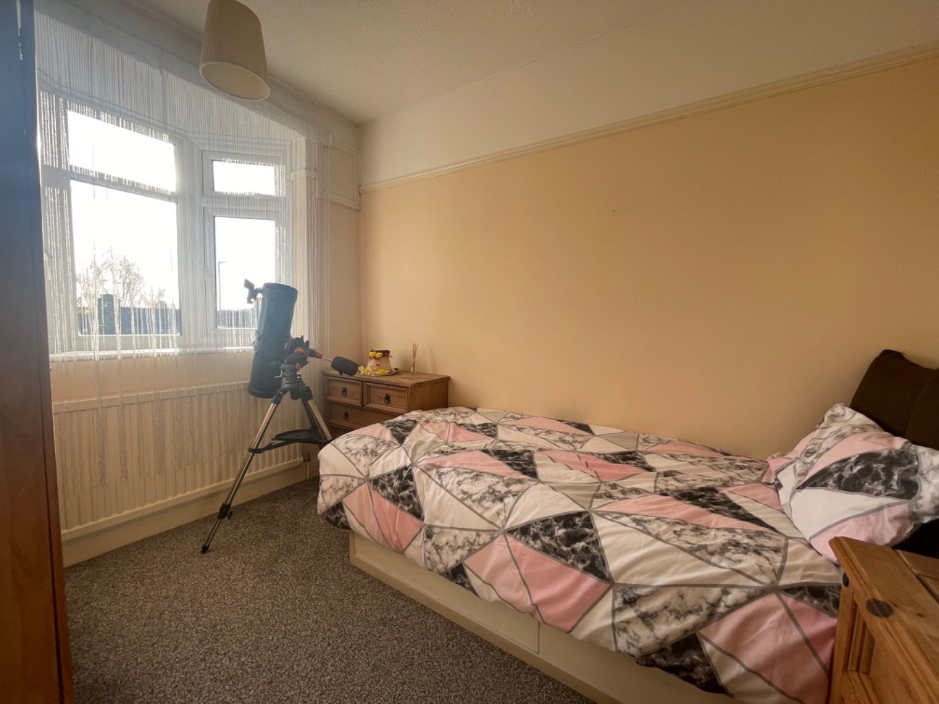 Semi Detached House for rent in Luton, Crawley Green Rd, Luton, LU2 0QL