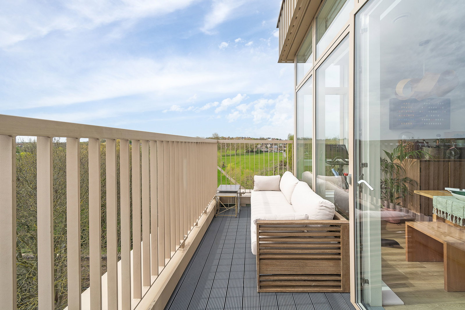 Apartment for rent in London, Adenmore Road, London, SE6 4FB, 972 m²
