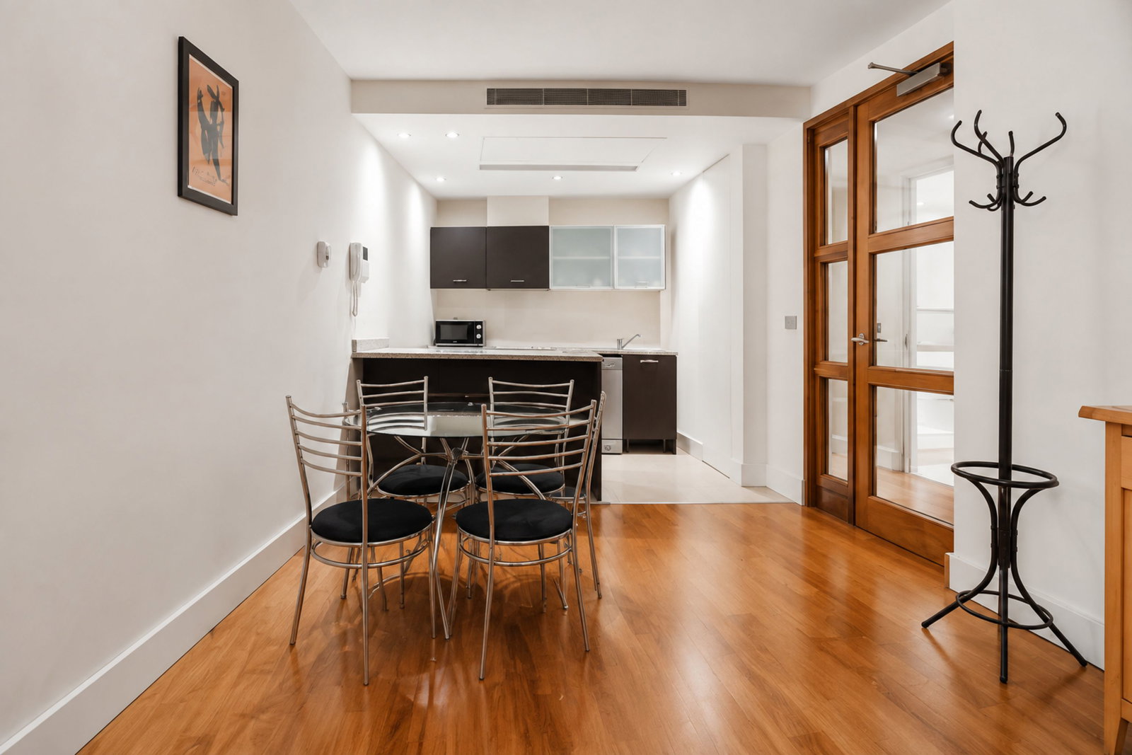 Apartment for rent in London, Praed Street, London, W2 1JL, 829 m²