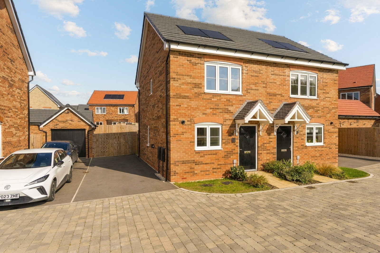 Semi Detached House for rent in Macclesfield, Bristlecone Place, Lyme Green, 678 m²