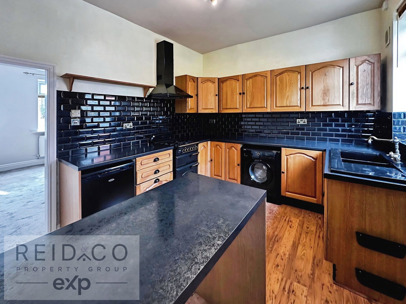 Terraced House for rent in Preston, Wellington Street, Preston, PR1 8TP, 678 m²