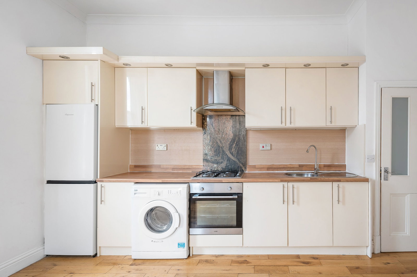 Flat for rent in Croydon, Coombe Road, Croydon, CR0 1BQ