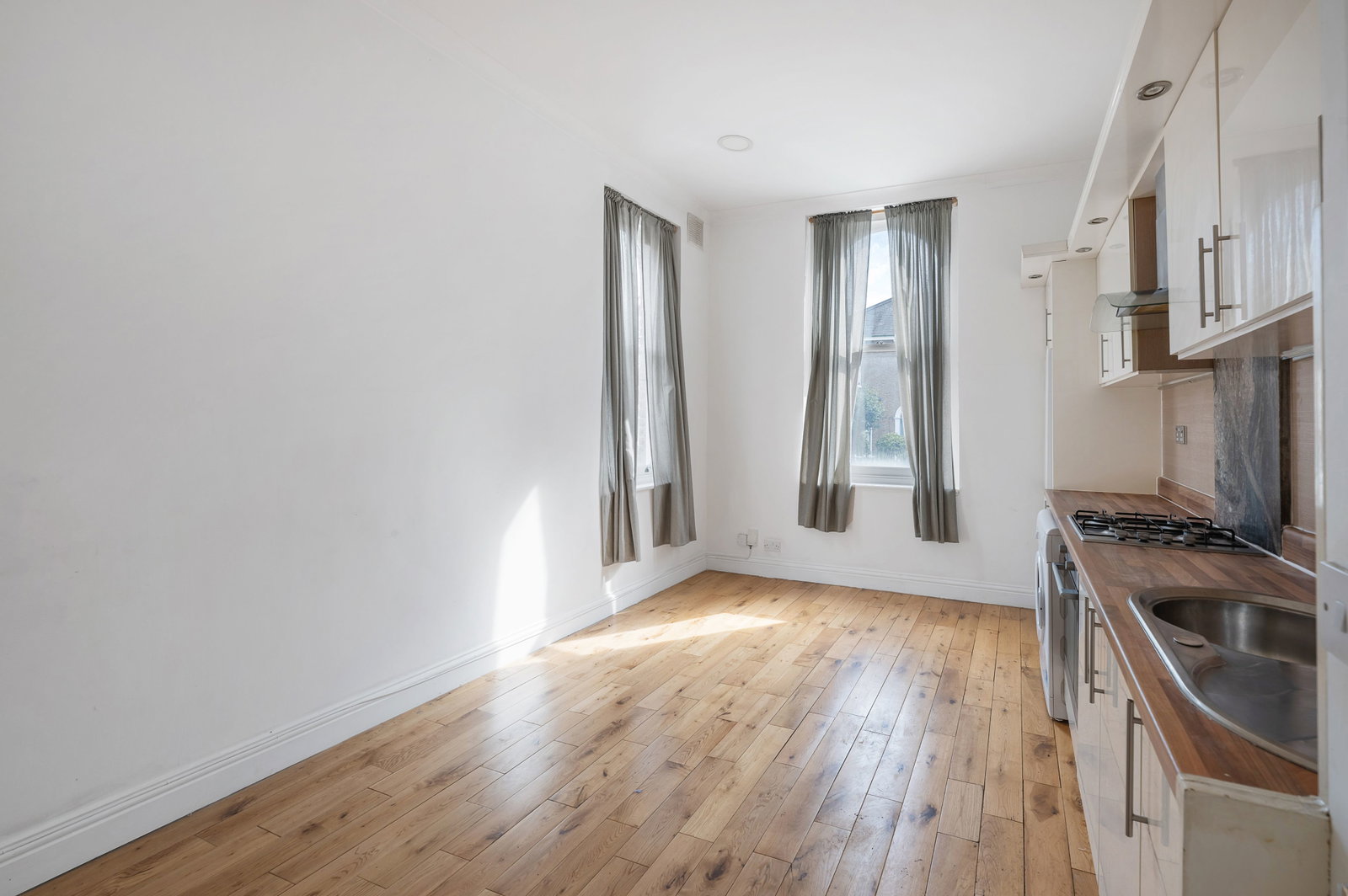 Flat for rent in Croydon, Coombe Road, Croydon, CR0 1BQ