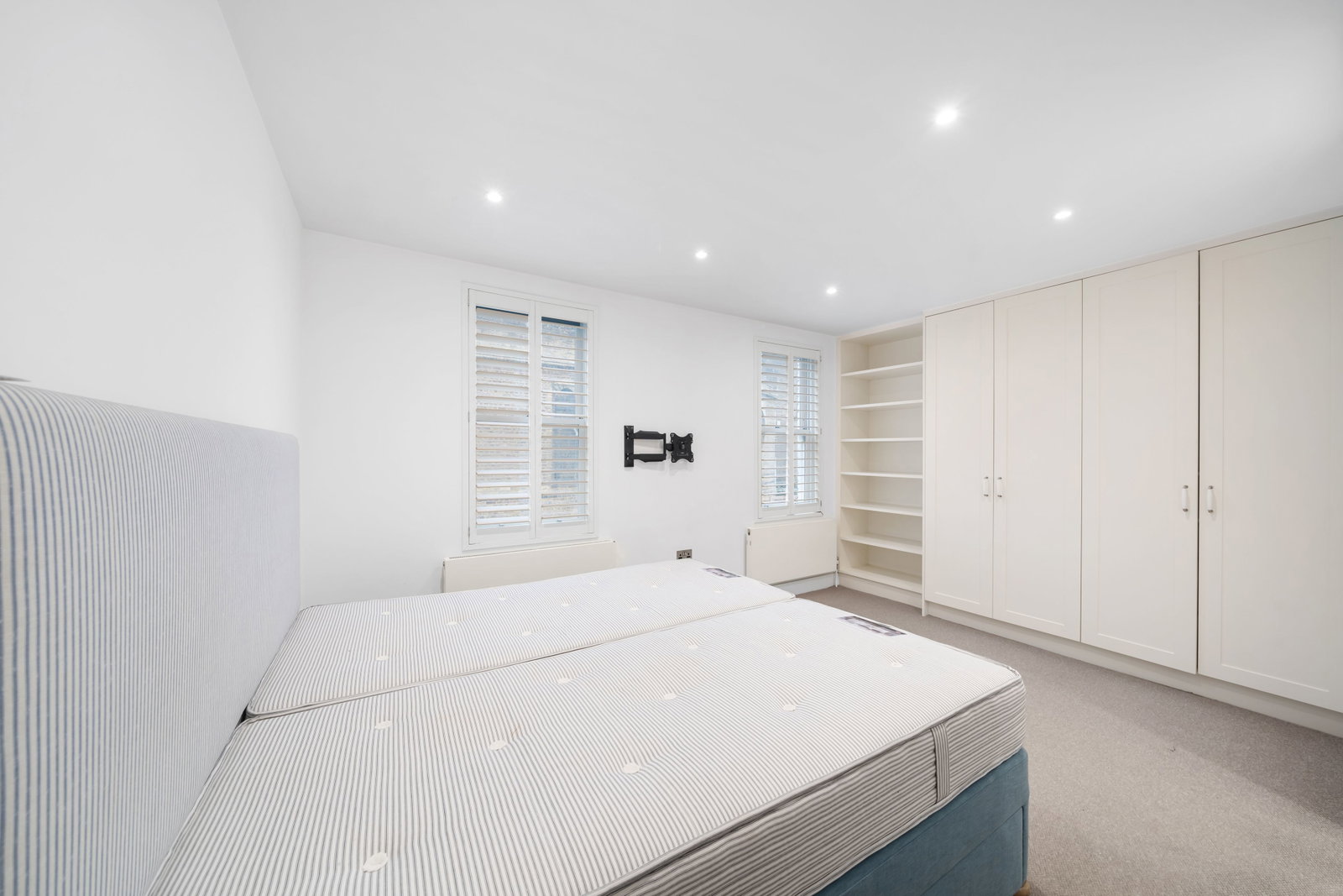 Terraced House for rent in London, Pottery Lane, Holland Park, W11, 1047 m²